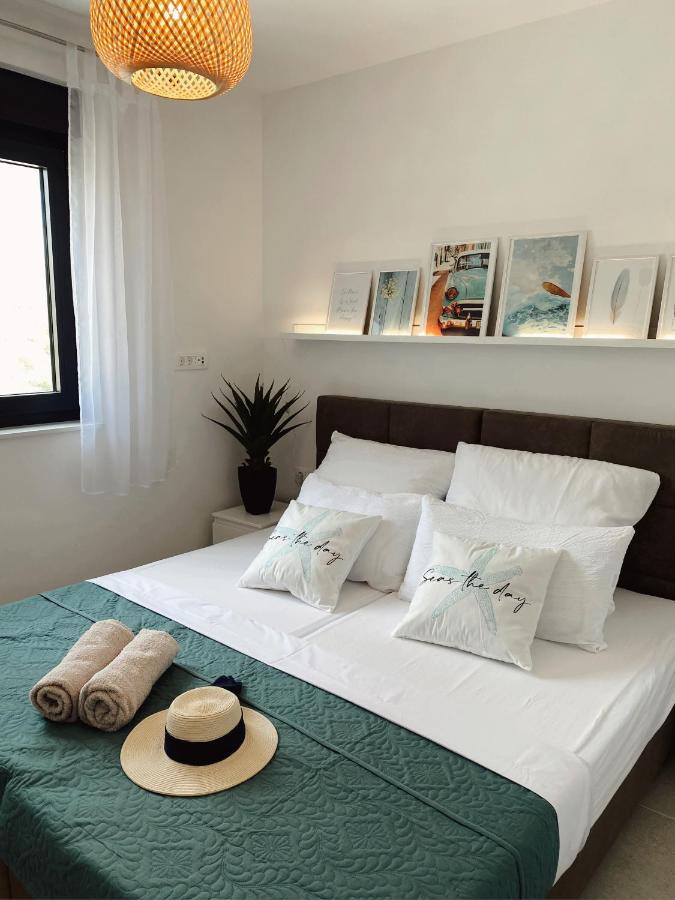 Apartment Agnes With 63 M2 Rooftop Terrace, Grill And Pool Okrug Gornji Eksteriør billede