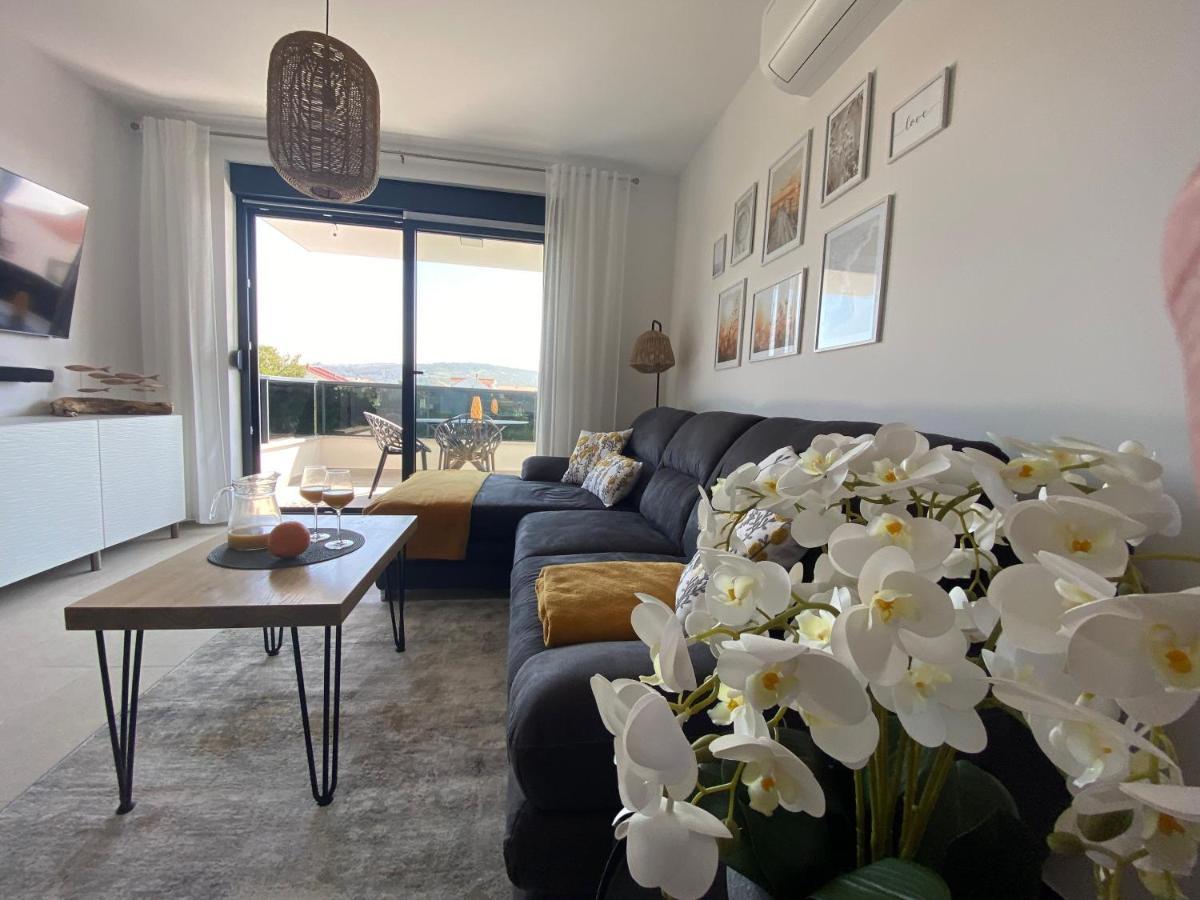 Apartment Agnes With 63 M2 Rooftop Terrace, Grill And Pool Okrug Gornji Eksteriør billede
