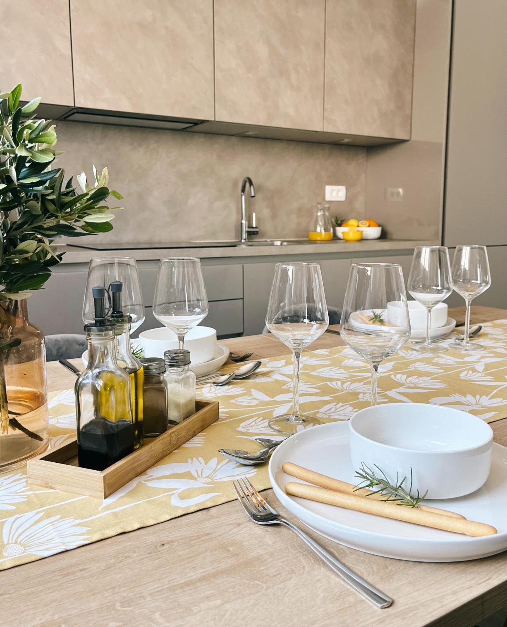 Apartment Agnes With 63 M2 Rooftop Terrace, Grill And Pool Okrug Gornji Eksteriør billede