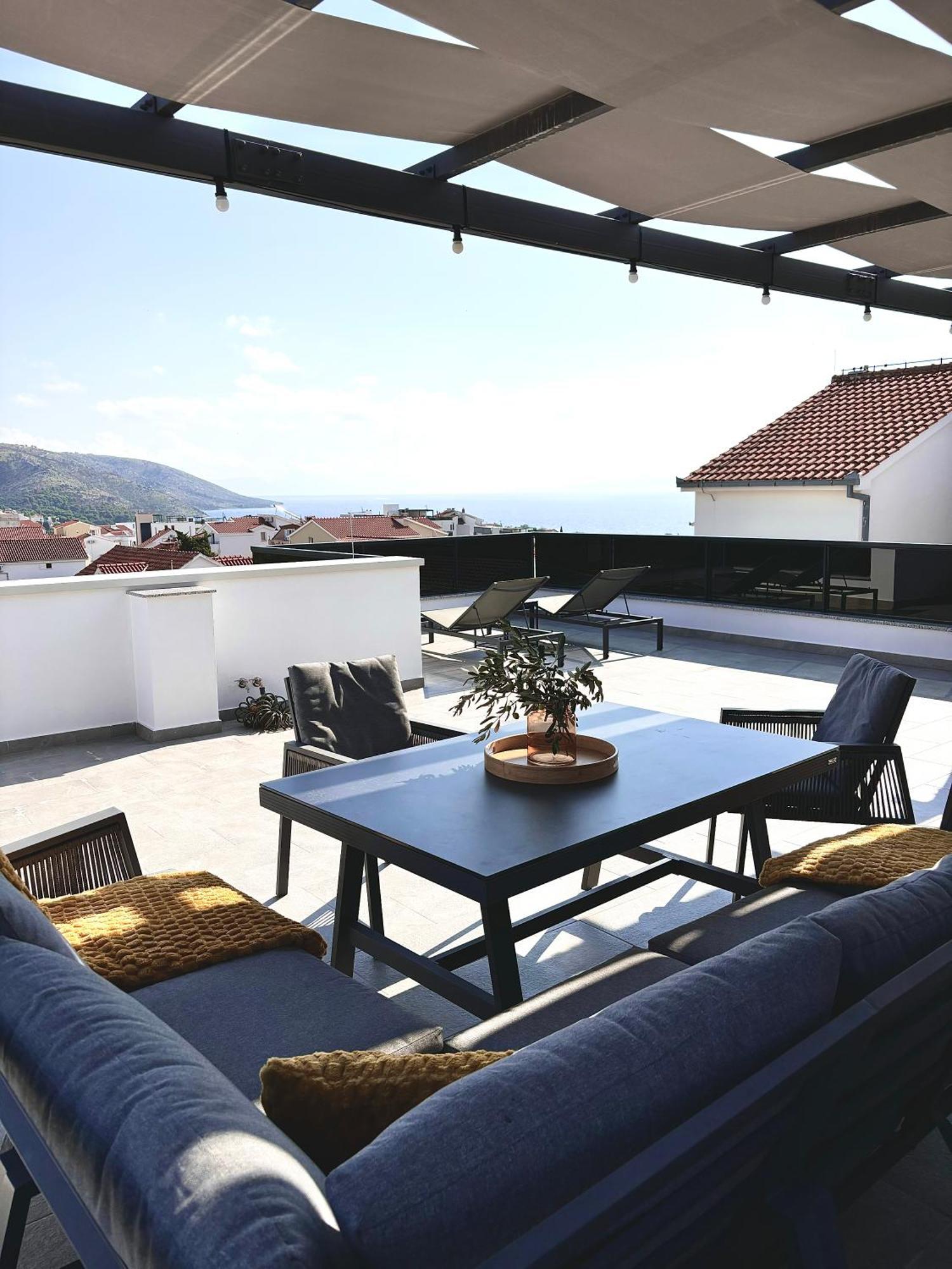 Apartment Agnes With 63 M2 Rooftop Terrace, Grill And Pool Okrug Gornji Eksteriør billede
