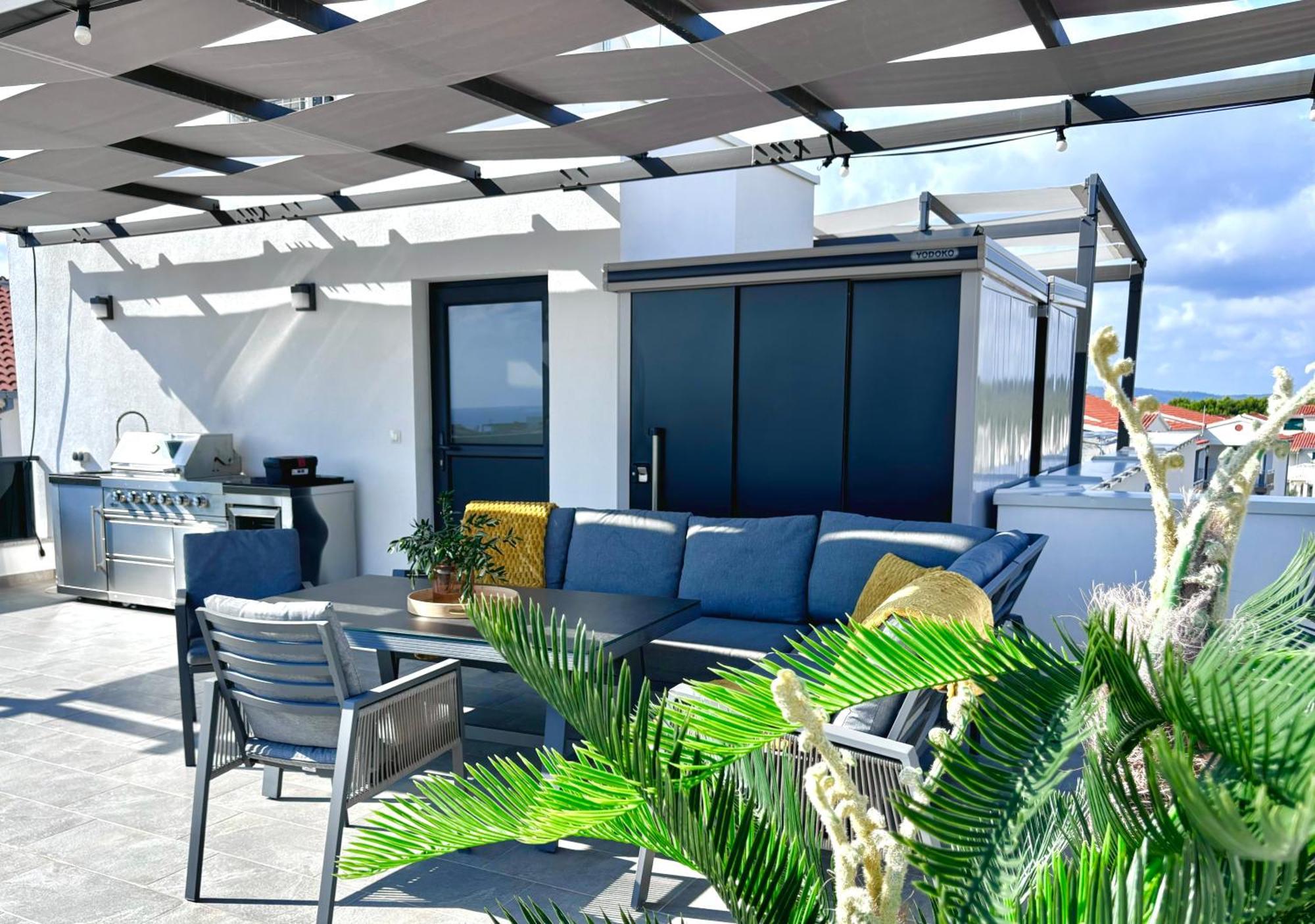 Apartment Agnes With 63 M2 Rooftop Terrace, Grill And Pool Okrug Gornji Eksteriør billede